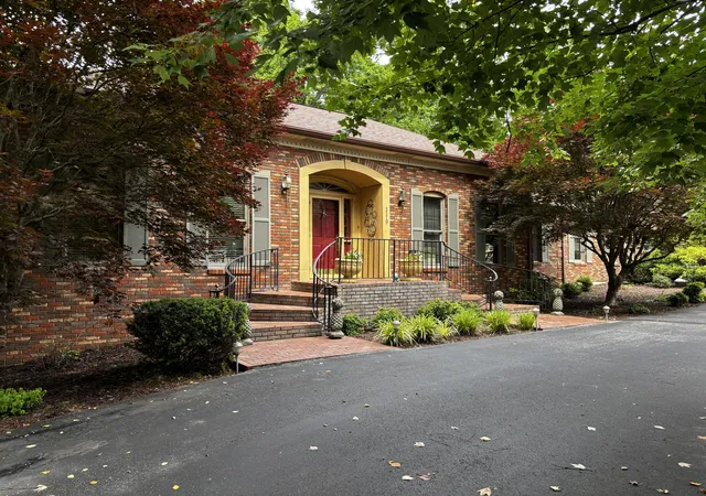 Photo 1 of Single family home for sale at 1119 Deer Hvn Dr, Frankfort, KY 40601 | MLS# 26011928 | Listing updated on 2026-07-16