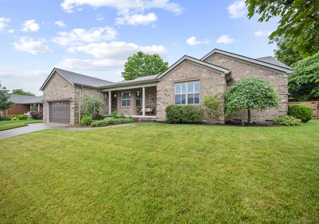 Homes for sale in Richmond, KY | 1076 Amberly Wy, Richmond, KY 40475 | MLS# 26011930