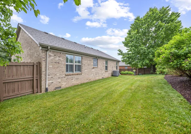Homes for sale in Richmond, KY | 1076 Amberly Wy, Richmond, KY 40475 | MLS# 26011930