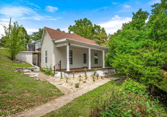 Homes for sale in Corbin, KY | 316 W 1st St, Corbin, KY 40701 | MLS# 26013553