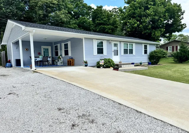 Homes for sale in London, KY | 94 Roaden Ln, London, KY 40744 | MLS# 26011985