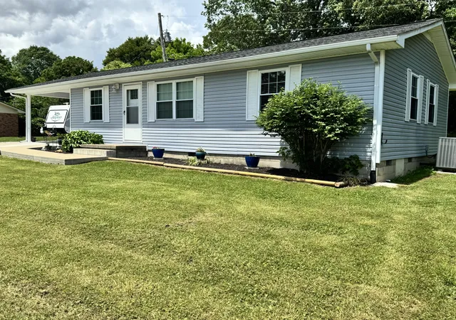 Homes for sale in London, KY | 94 Roaden Ln, London, KY 40744 | MLS# 26011985
