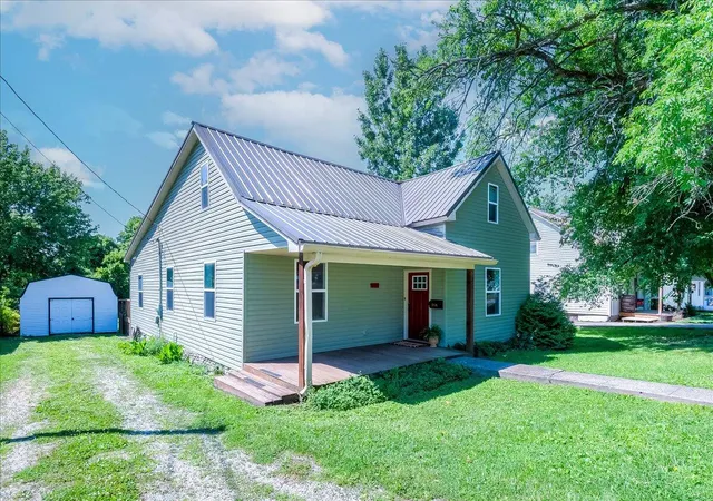 Homes for sale in Lawrenceburg, KY | 314 E Court St, Lawrenceburg, KY 40342 | MLS# 26012025