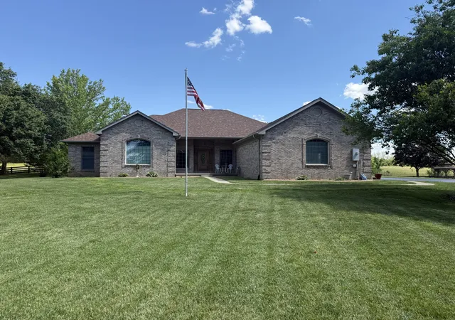 2nd image of 334 Adams Hill Dr, Richmond, KY 40475 | MLS# 26011964