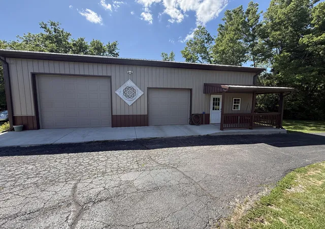 3rd image of 334 Adams Hill Dr, Richmond, KY 40475 | MLS# 26011964