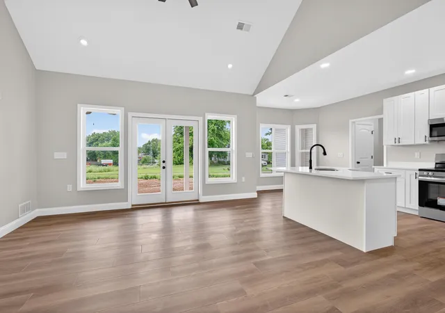 Photo 3 of Single family home for sale at 102 Stonegate Dr, Danville, KY 40422 | MLS# 26011969 | Listing updated on 2026-08-27