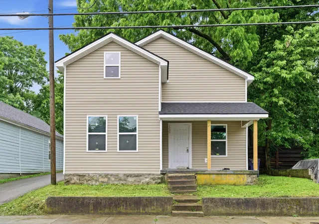 Photo 1 of Single family home for sale at 210 E 7th Street, Lexington, KY 40508 | MLS# 26013120 | Listing updated on 2026-09-02