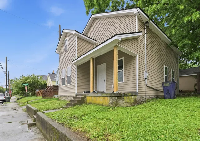 Photo 3 of Single family home for sale at 210 E 7th Street, Lexington, KY 40508 | MLS# 26013120 | Listing updated on 2026-09-02