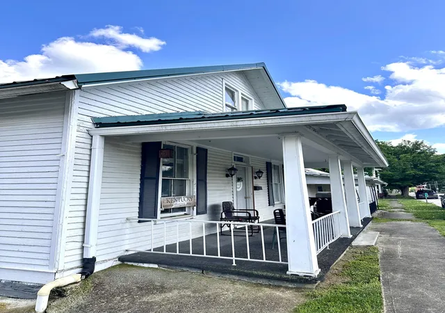 Homes for sale in Carlisle, KY | 461 N Broadway, Carlisle, KY 40311 | MLS# 26012096