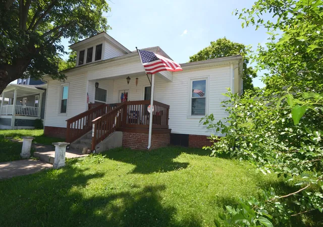 3rd image of 220 E Office St, Harrodsburg, KY 40330 | MLS# 26012101