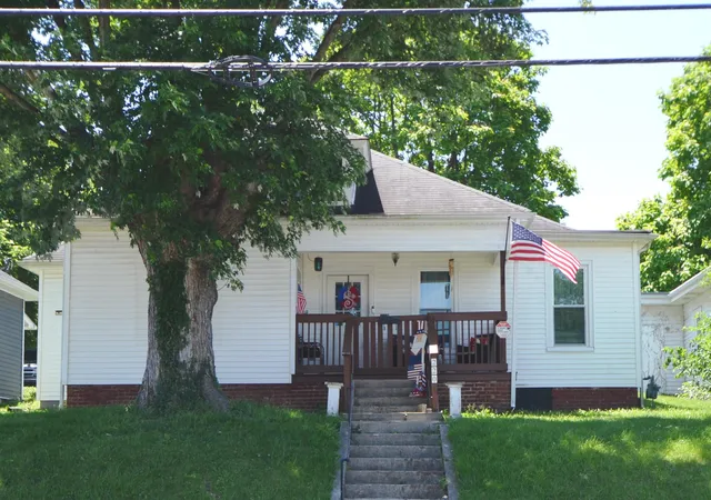 4th image of 220 E Office St, Harrodsburg, KY 40330 | MLS# 26012101