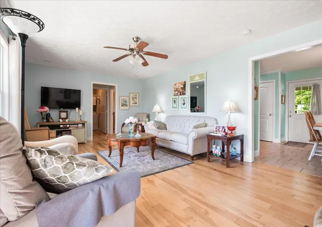 Photo 3 of Single family home for sale at 450 Aspen Dr, London, KY 40741 | MLS# 26012457 | Listing updated on 2026-06-01