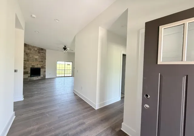 Photo 3 of Single family home for sale at 303 Wolverine Way, Richmond, KY 40475 | MLS# 26012091 | Listing updated on 2026-09-14