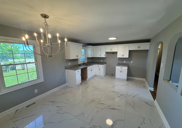 2nd image of 137 Oakmont Dr, Nicholasville, KY 40356 | MLS# 26015360