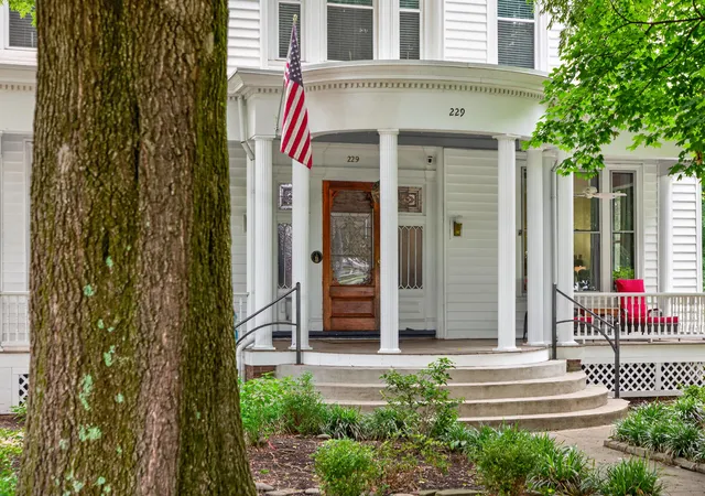 Homes for sale in Danville, KY | 229 W Lexington Ave, Danville, KY 40422 | MLS# 26012408