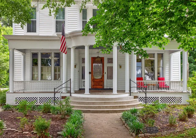 Homes for sale in Danville, KY | 229 W Lexington Ave, Danville, KY 40422 | MLS# 26012408