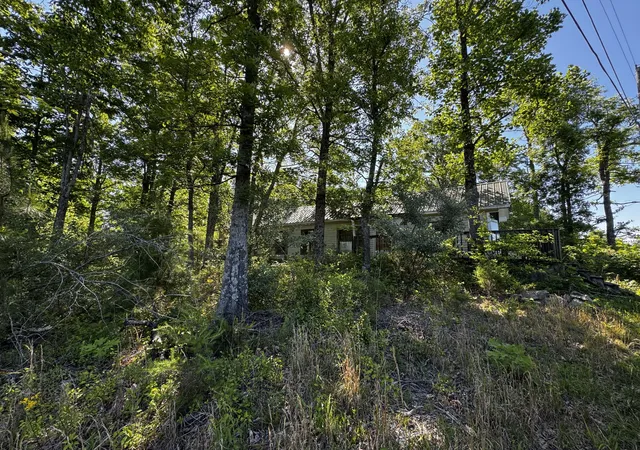 Homes for sale in Burnside, KY | 72 Dixie Tower Dr, Burnside, KY 42519 | MLS# 26012145