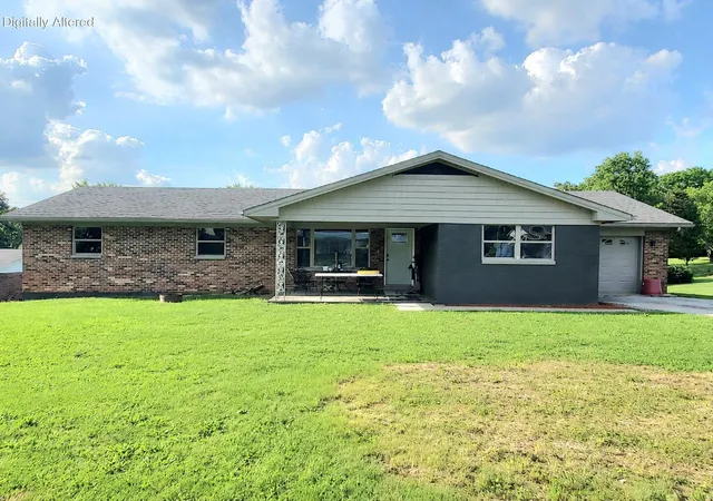 Photo 2 of Single family home for sale at 326 Sioux Trl, Somerset, KY 42501 | MLS# 26012180 | Listing updated on 2026-08-20