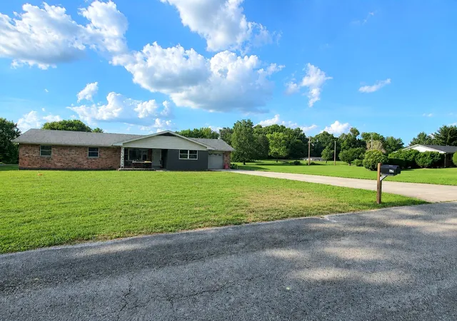 Photo 3 of Single family home for sale at 326 Sioux Trl, Somerset, KY 42501 | MLS# 26012180 | Listing updated on 2026-08-20