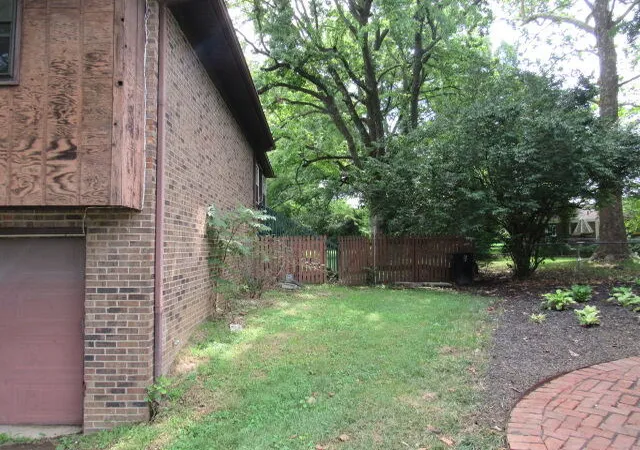 Photo 2 of Sale Pending at 3432 Aldershot Dr, Lexington, KY 40503 | MLS# 26012214 | Listing updated on 2026-10-13