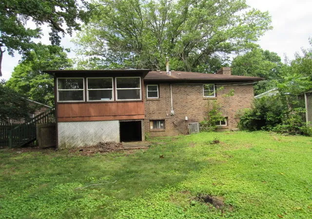 Photo 3 of Sale Pending at 3432 Aldershot Dr, Lexington, KY 40503 | MLS# 26012214 | Listing updated on 2026-10-13