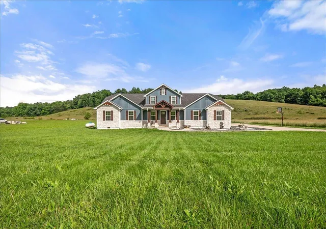 Photo 4 of Single family home for sale at 668 Slate Lick Rd, London, KY 40741 | MLS# 26012323 | Listing updated on 2026-09-29
