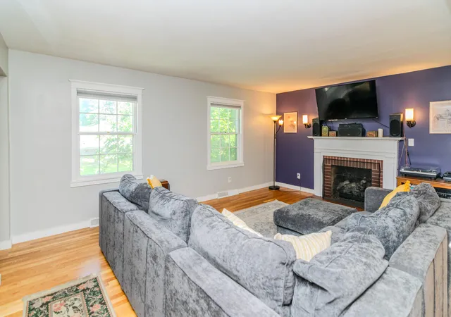 Photo 3 of Single family home for sale at 222 Wilson Downing Rd, Lexington, KY 40517 | MLS# 26012554 | Listing updated on 2026-09-14