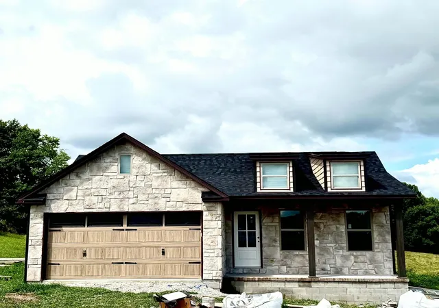 Photo 1 of Sale Pending at 136 Cloyd Ln, London, KY 40741 | MLS# 26012495 | Listing updated on 2026-08-30