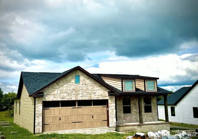 Photo 2 of Sale Pending at 136 Cloyd Ln, London, KY 40741 | MLS# 26012495 | Listing updated on 2026-08-30