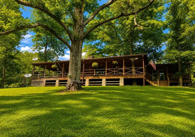 Homes for sale in Lawrenceburg, KY | 1227 Little Crooked Creek Rd, Lawrenceburg, KY 40342 | MLS# 26012426