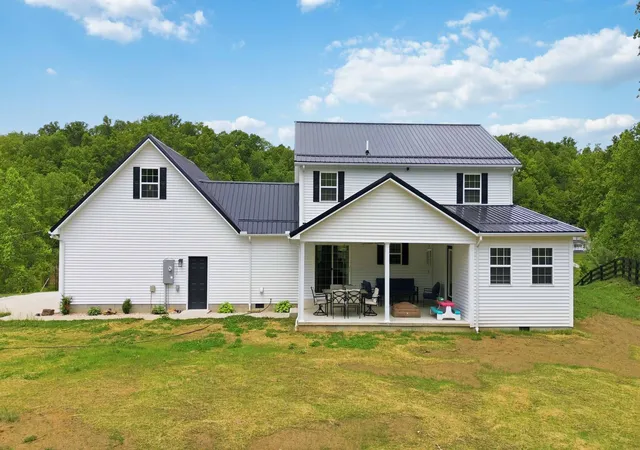 Homes for sale in Manchester, KY | 2604 Upper Rader Rd, Manchester, KY 40962 | MLS# 26012372