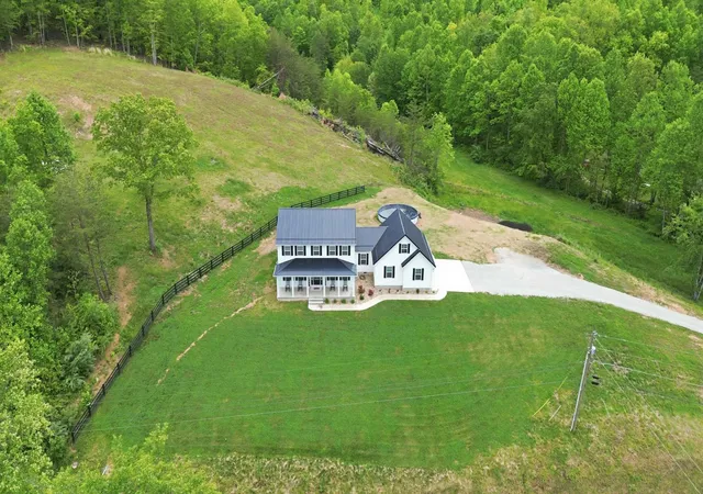 Homes for sale in Manchester, KY | 2604 Upper Rader Rd, Manchester, KY 40962 | MLS# 26012372