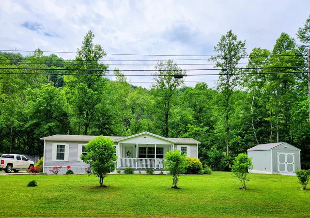 Homes for sale in Buckhorn, KY | 17108 Kentucky 28, Buckhorn, KY 41721 | MLS# 26012611