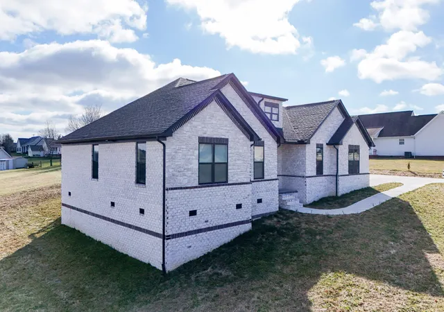Homes for sale in London, KY | 46 Caden Ln, London, KY 40744 | MLS# 26012448