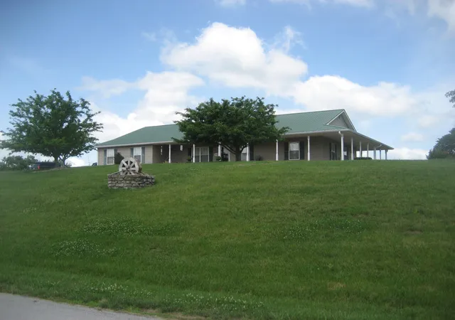 Homes for sale in Lawrenceburg, KY | 1026 S Sea Ridge Rd, Lawrenceburg, KY 40342 | MLS# 26012489