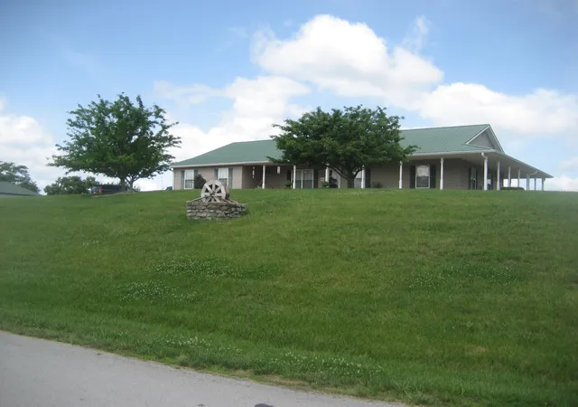Homes for sale in Lawrenceburg, KY | 1026 S Sea Ridge Rd, Lawrenceburg, KY 40342 | MLS# 26012489
