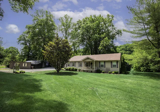 Homes for sale in Versailles, KY | 191 Bunton Rd, Versailles, KY 40383 | MLS# 26012716