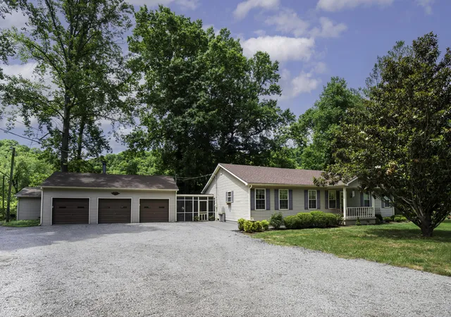 Homes for sale in Versailles, KY | 191 Bunton Rd, Versailles, KY 40383 | MLS# 26012716