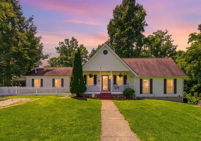 Homes for sale in Frenchburg, KY | 574 Powers Rd, Frenchburg, KY 40322 | MLS# 26012573