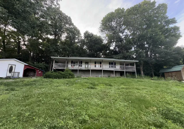 Homes for sale in Mount Vernon, KY | 154 Gray Buck Dr, Mount Vernon, KY 40456 | MLS# 26014169