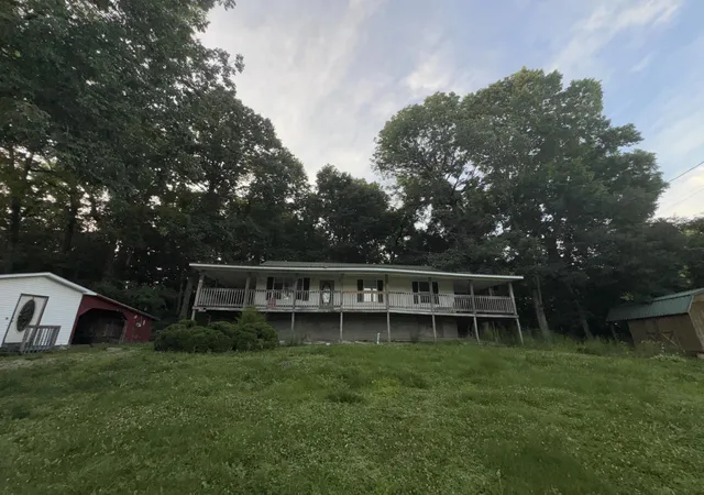Homes for sale in Mount Vernon, KY | 154 Gray Buck Dr, Mount Vernon, KY 40456 | MLS# 26014169