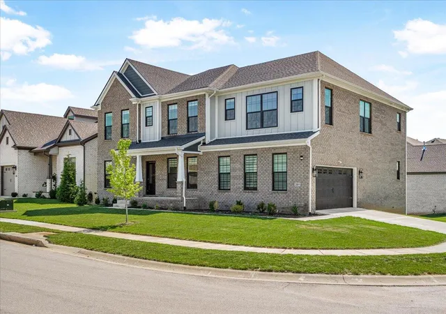 Photo 3 of Mansion for sale at 281 Squires Cir, Lexington, KY 40515 | MLS# 26012840 | Listing updated on 2026-08-30