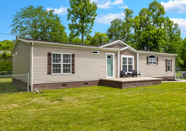 Homes for sale in London, KY | 2953 Fariston Rd, London, KY 40744 | MLS# 26012778