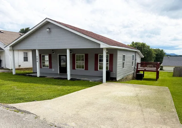Homes for sale in Irvine, KY | 504 Cantrill St, Irvine, KY 40336 | MLS# 26013163