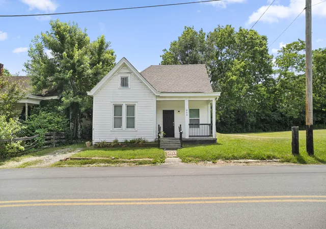 Homes for sale in Georgetown, KY | 863 E Main St, Georgetown, KY 40324 | MLS# 26014344