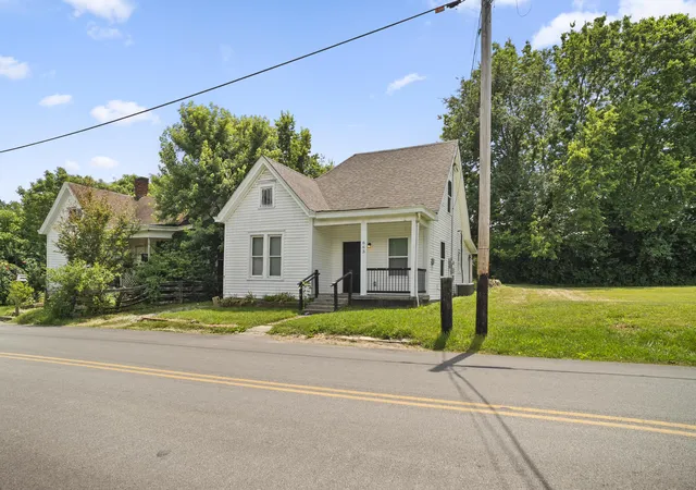 Homes for sale in Georgetown, KY | 863 E Main St, Georgetown, KY 40324 | MLS# 26014344