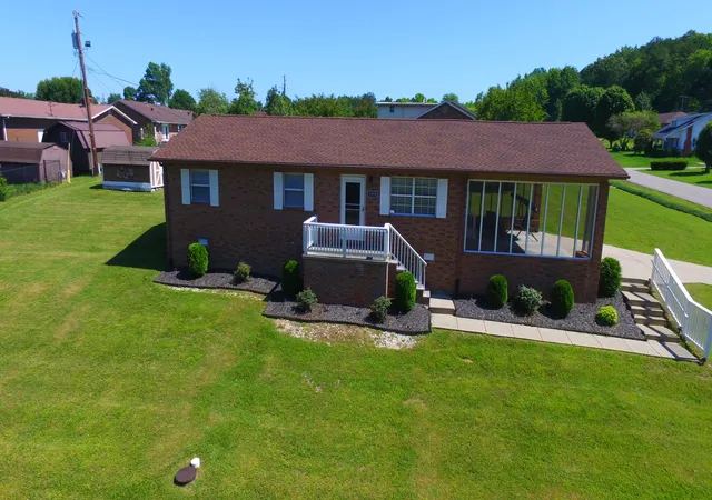Homes for sale in Corbin, KY | 1039 Cardinal Dr, Corbin, KY 40701 | MLS# 26012665