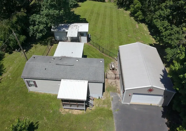 Homes for sale in Russell Springs, KY | 805 State Hwy Hwy, Russell Springs, KY 42642 | MLS# 26012746