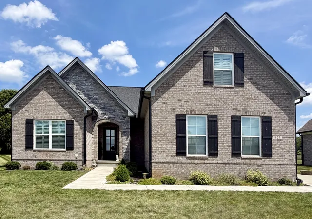Homes for sale in Paris, KY | 423 Houston Oaks Dr, Paris, KY 40361 | MLS# 26013105