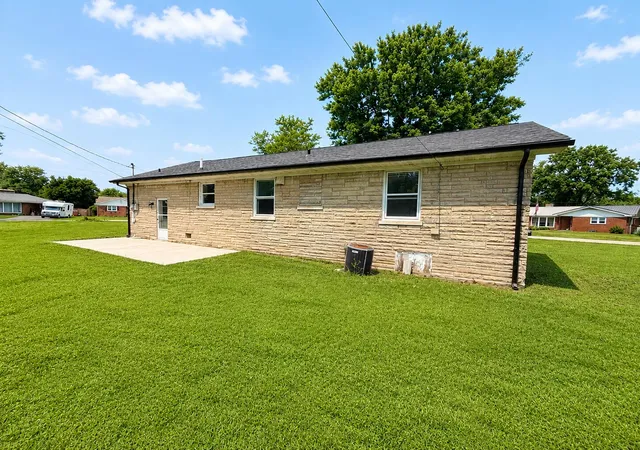 Homes for sale in Frankfort, KY | 146 Donna Dr, Frankfort, KY 40601 | MLS# 26012776